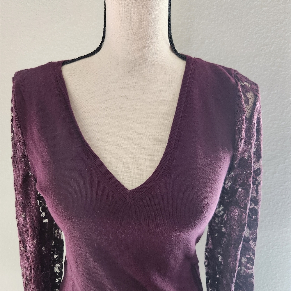 White House Black Market Purple Lace Sleeve V Neck Sweater Size Small - Picture 2 of 7